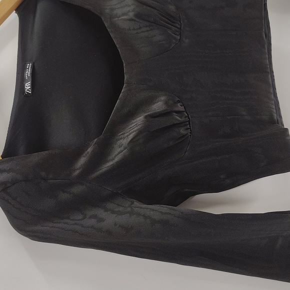 Zara Black Crop Top Size Small Long Sleeve Zip Side With Cups - Picture 2 of 8